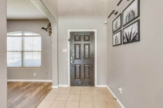5124 Meadow Lane, Krum, TX 76249