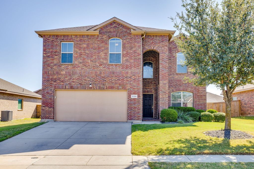 5124 Meadow Lane, Krum, TX 76249