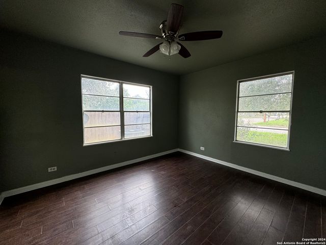 119 GREENLAWN AVE, Pleasanton, TX 78064