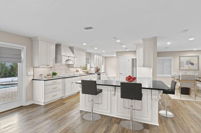 200 Hollis Avenue, Panama City, FL 32401