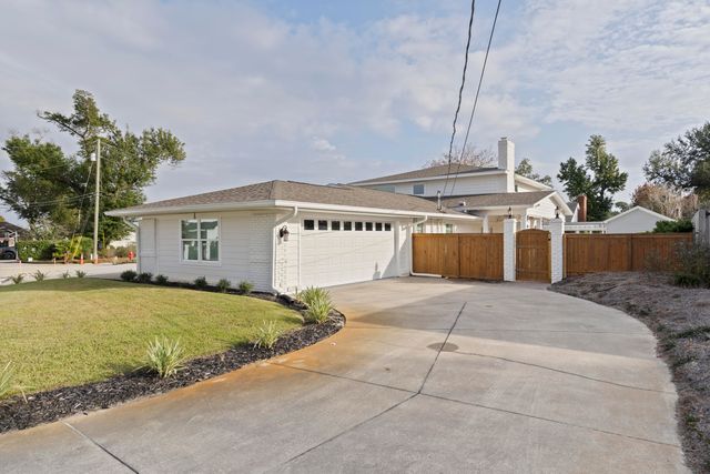 200 Hollis Avenue, Panama City, FL 32401