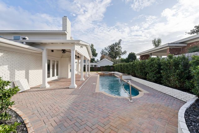 200 Hollis Avenue, Panama City, FL 32401