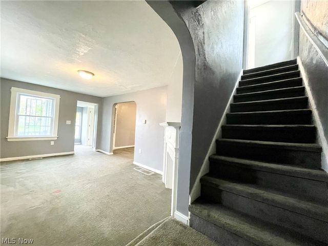 976 Rondel Road, Cleveland, OH 44110