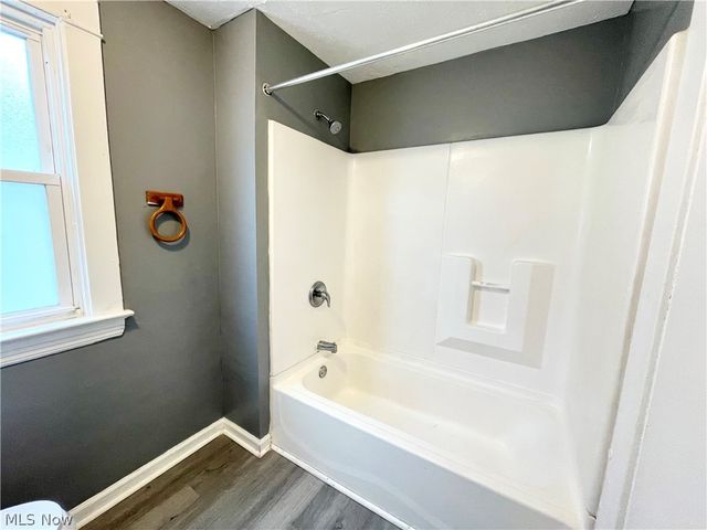 976 Rondel Road, Cleveland, OH 44110