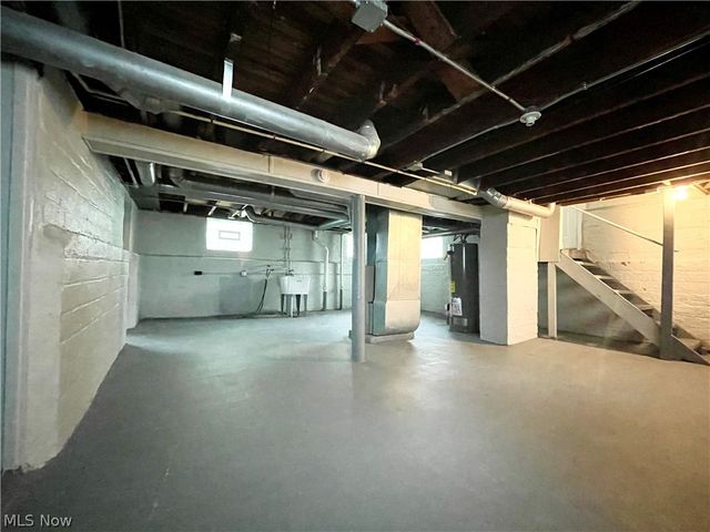 976 Rondel Road, Cleveland, OH 44110