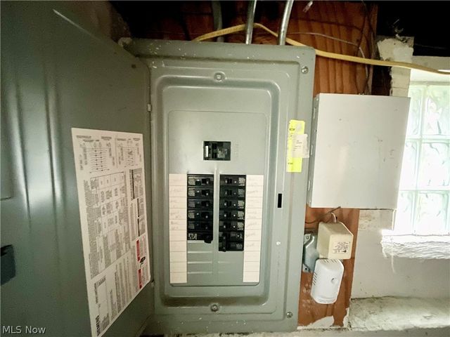 976 Rondel Road, Cleveland, OH 44110