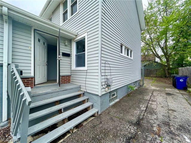 976 Rondel Road, Cleveland, OH 44110