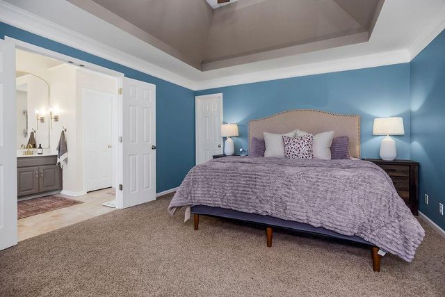7530 N Skiles Court, Kansas City, MO 64158