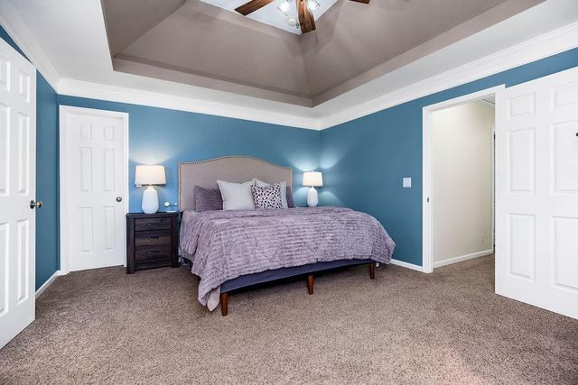 7530 N Skiles Court, Kansas City, MO 64158
