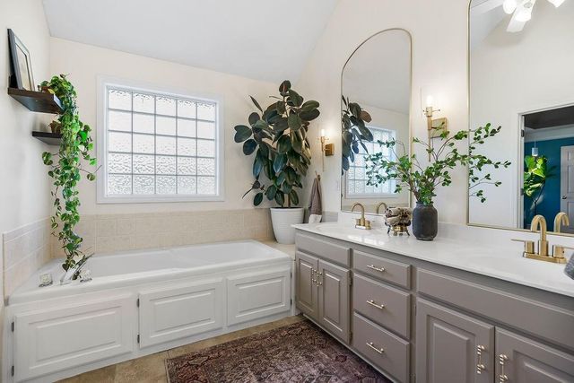 7530 N Skiles Court, Kansas City, MO 64158