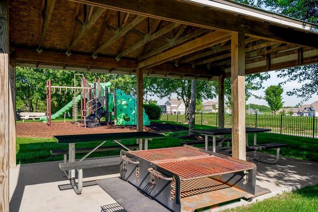 7530 N Skiles Court, Kansas City, MO 64158