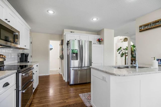 7530 N Skiles Court, Kansas City, MO 64158