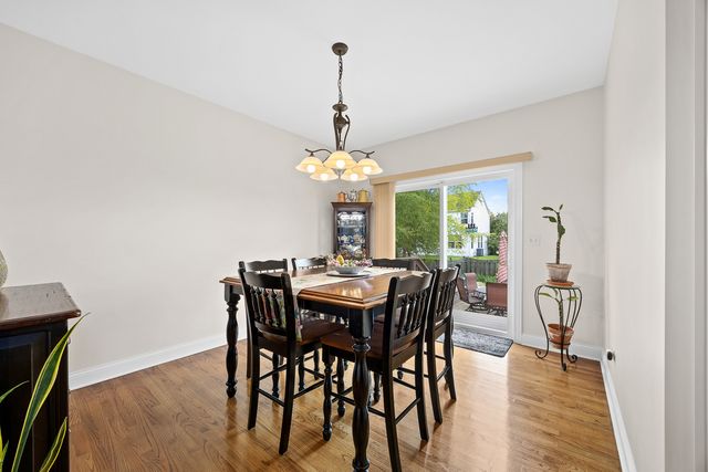 352 Andover Drive, Oswego, IL 60543