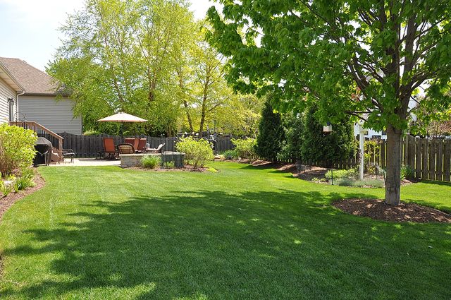352 Andover Drive, Oswego, IL 60543