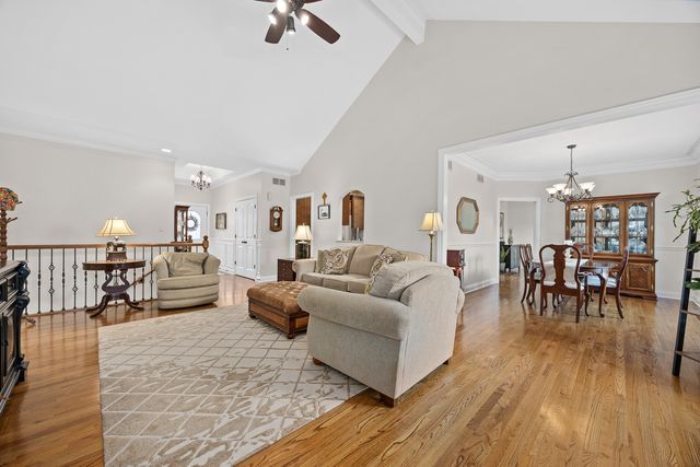 352 Andover Drive, Oswego, IL 60543