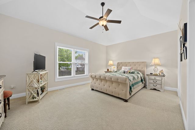 352 Andover Drive, Oswego, IL 60543