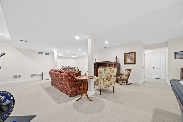352 Andover Drive, Oswego, IL 60543