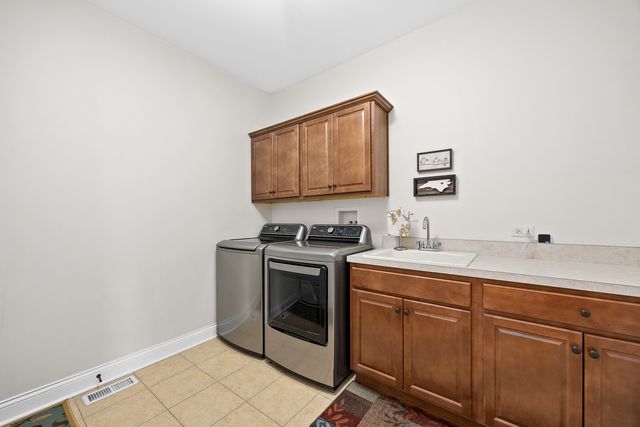 352 Andover Drive, Oswego, IL 60543