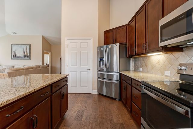 1326 Whispering Oaks Dr, Lebanon, TN 37090