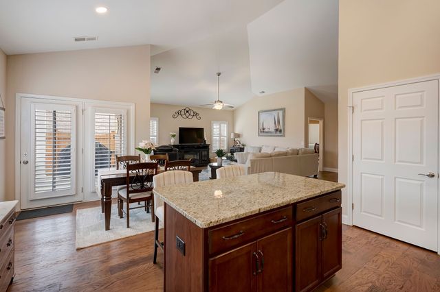 1326 Whispering Oaks Dr, Lebanon, TN 37090