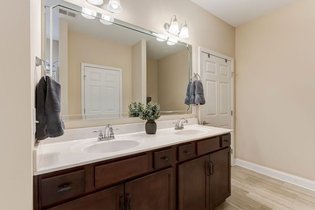 1326 Whispering Oaks Dr, Lebanon, TN 37090