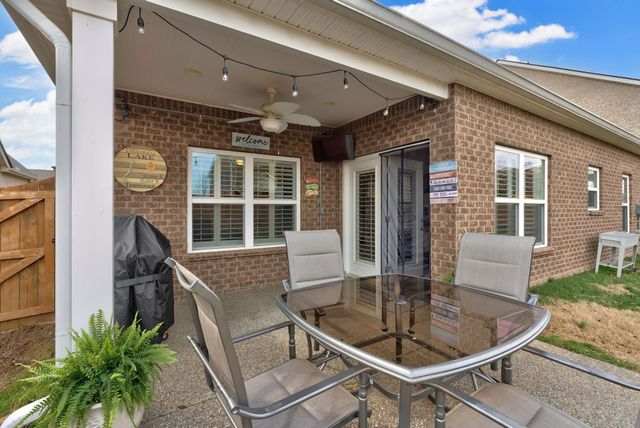 1326 Whispering Oaks Dr, Lebanon, TN 37090