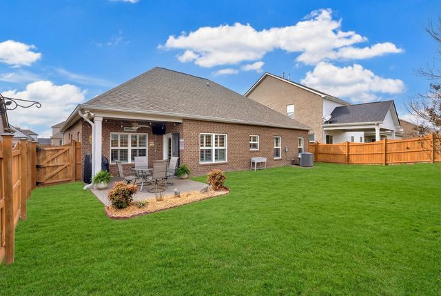 1326 Whispering Oaks Dr, Lebanon, TN 37090