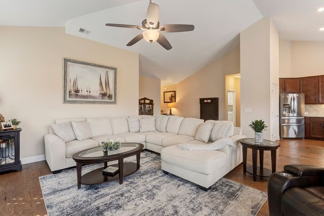 1326 Whispering Oaks Dr, Lebanon, TN 37090