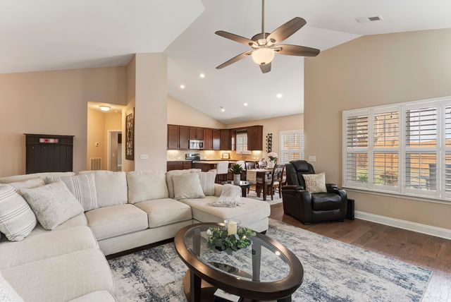 1326 Whispering Oaks Dr, Lebanon, TN 37090