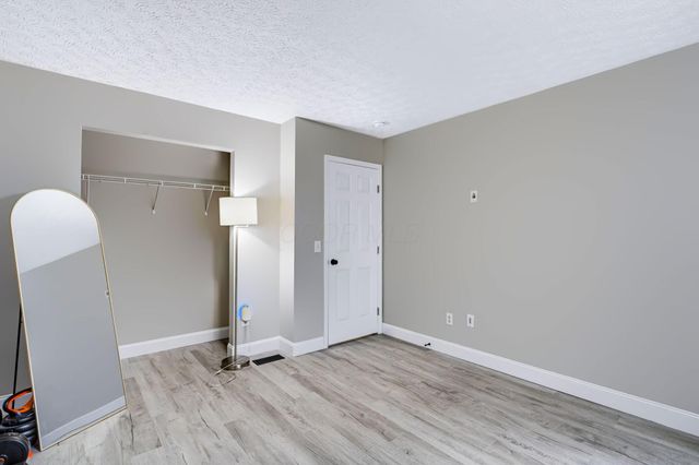 1126 Lake Forest Drive, Hebron, OH 43025