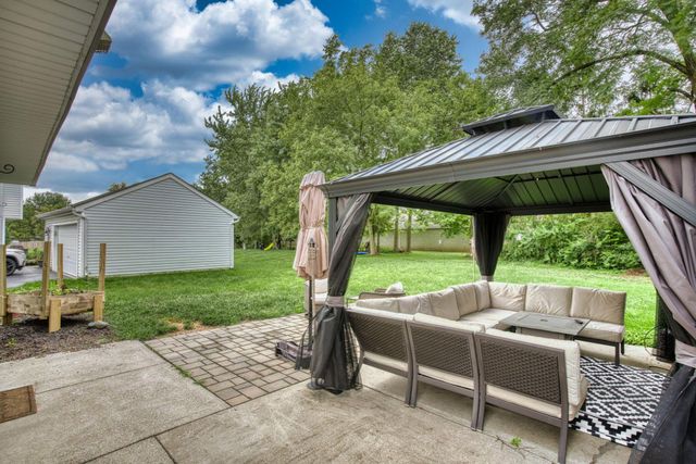 1126 Lake Forest Drive, Hebron, OH 43025