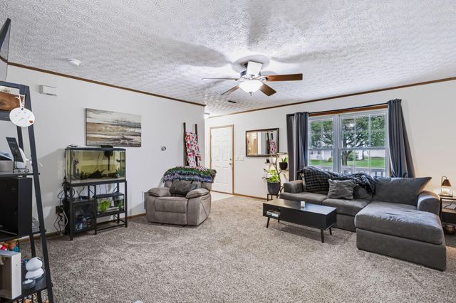 1126 Lake Forest Drive, Hebron, OH 43025