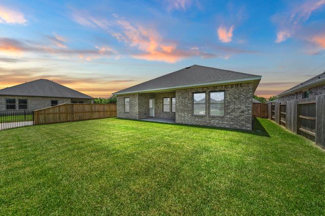 243 Magnolia Laurel Drive, Alvin, TX 77511
