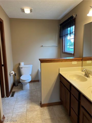 9338 Towpath Trail, Seville, OH 44273