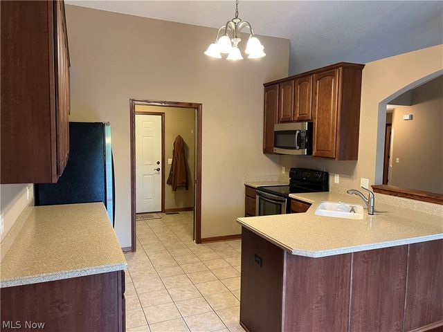 9338 Towpath Trail, Seville, OH 44273