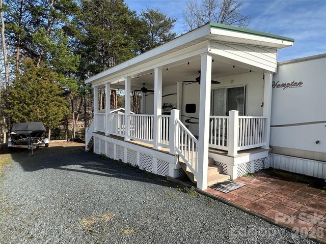 125 Cardinal Avenue, New London, NC 28127