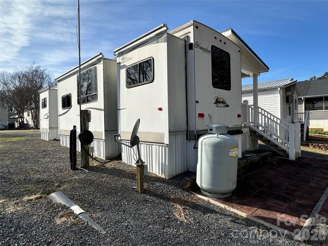 125 Cardinal Avenue, New London, NC 28127