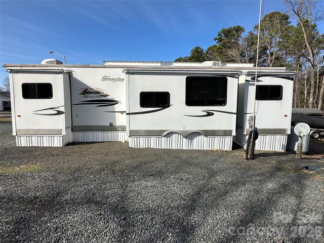 125 Cardinal Avenue, New London, NC 28127