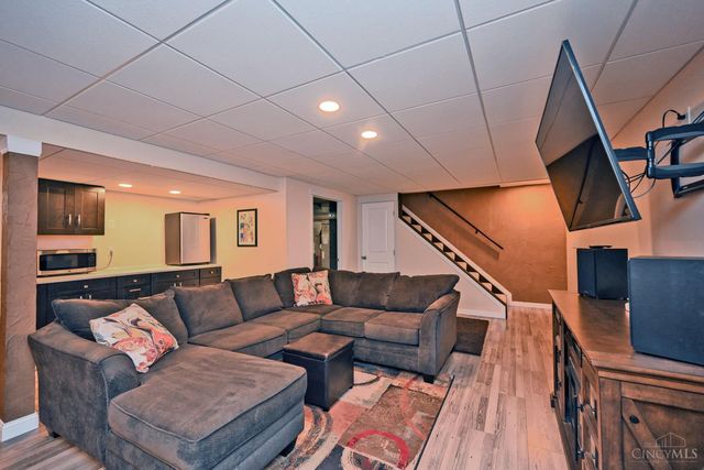 956 Eight Mile Road, Anderson Twp, OH 45255
