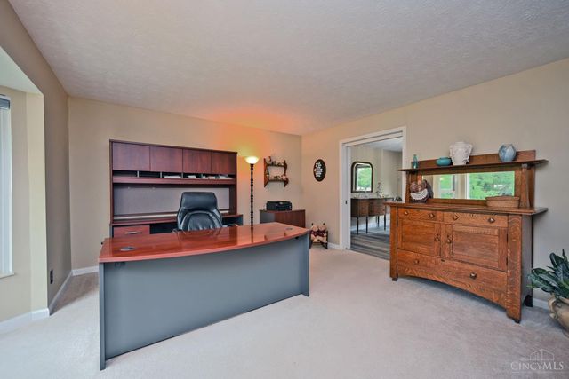 956 Eight Mile Road, Anderson Twp, OH 45255