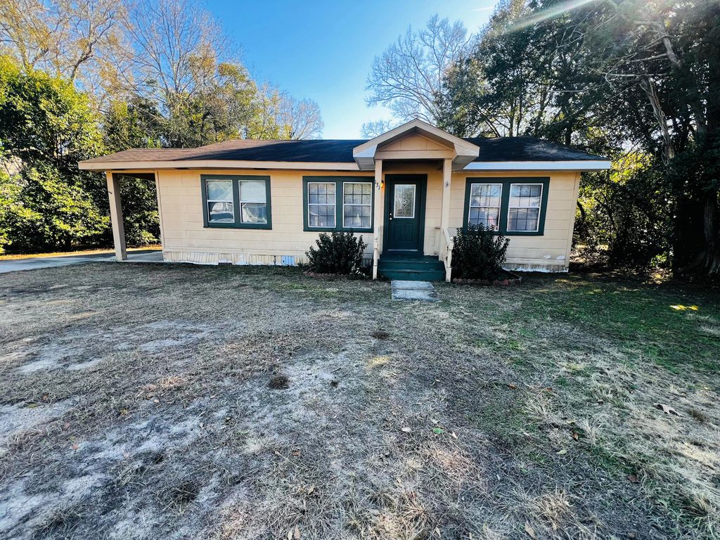 131 W 4th Ave., Petal, MS 39465