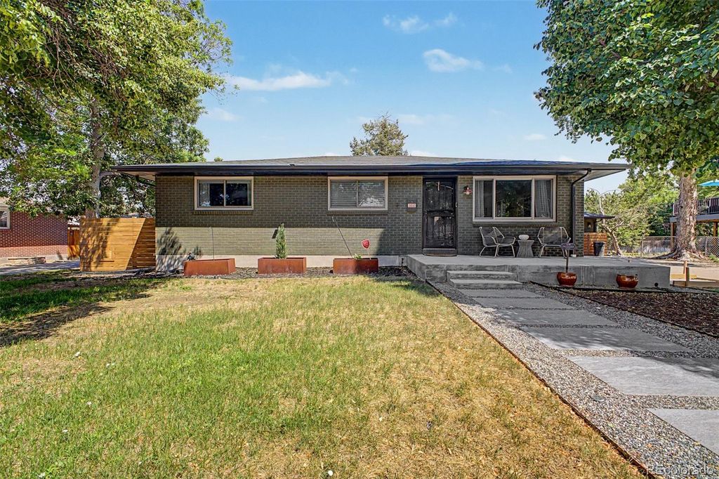 5050 S Linden Drive, Englewood, CO 80110