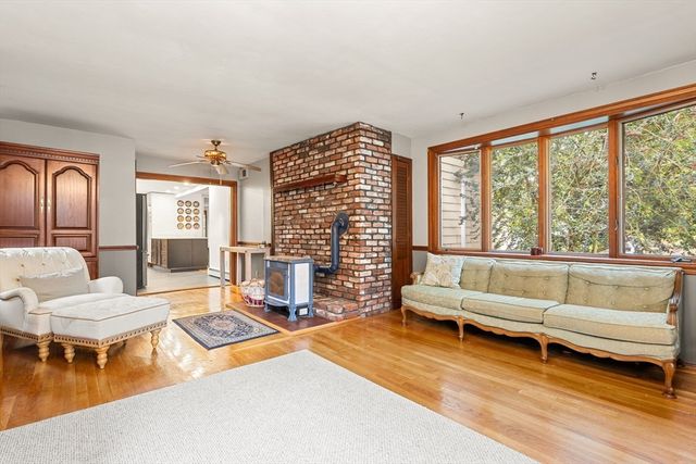 9 Adams Ave, Saugus, MA 01906