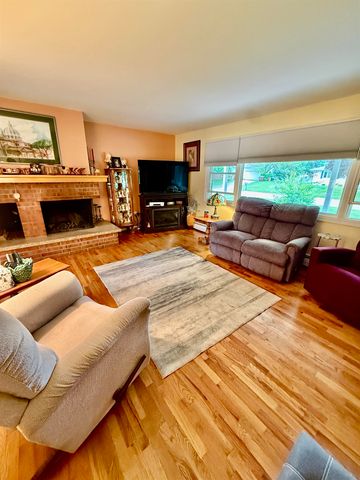 311 Devon Drive, St Louis, MI 48880