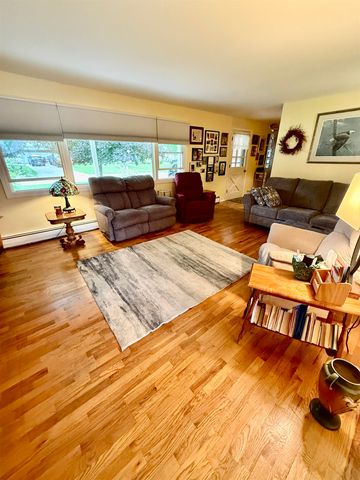 311 Devon Drive, St Louis, MI 48880