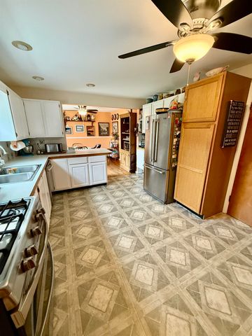 311 Devon Drive, St Louis, MI 48880