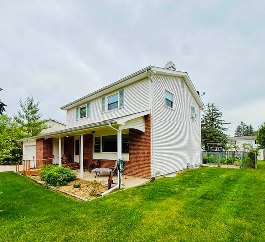 311 Devon Drive, St Louis, MI 48880