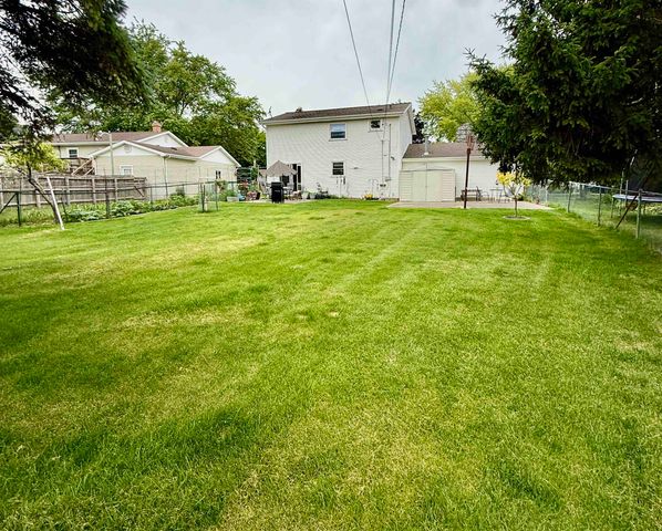 311 Devon Drive, St Louis, MI 48880