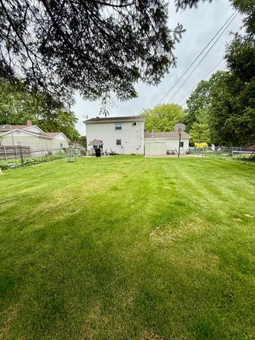 311 Devon Drive, St Louis, MI 48880