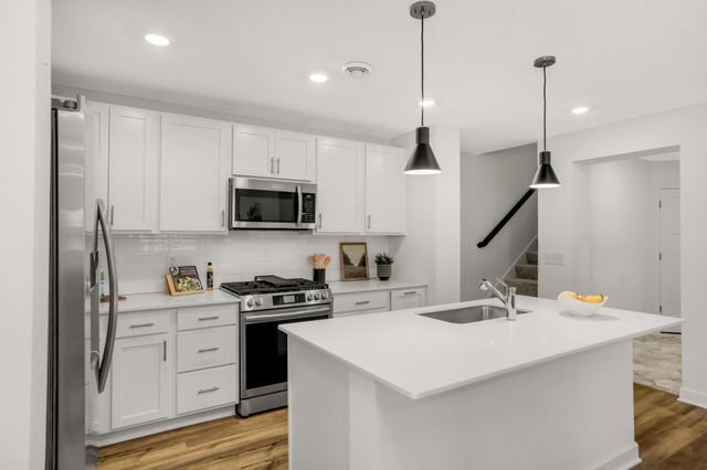 14925 Archdale Lane, Rosemount, MN 55068